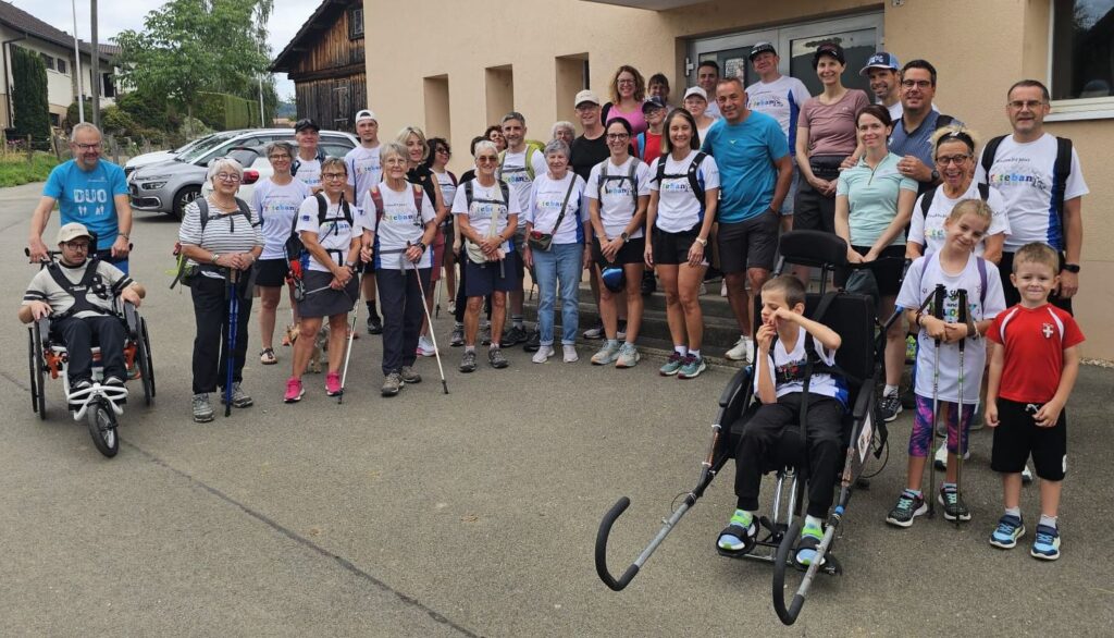 Participants à la marche Ensemble pour Esteban en 2026